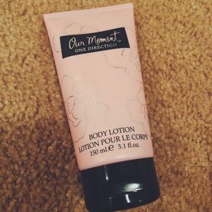 One Direction. Our Moment body lotion.